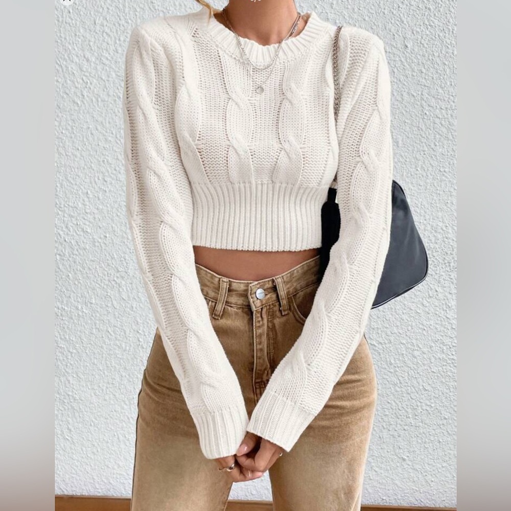 Knitted cropped sweater long sleeves